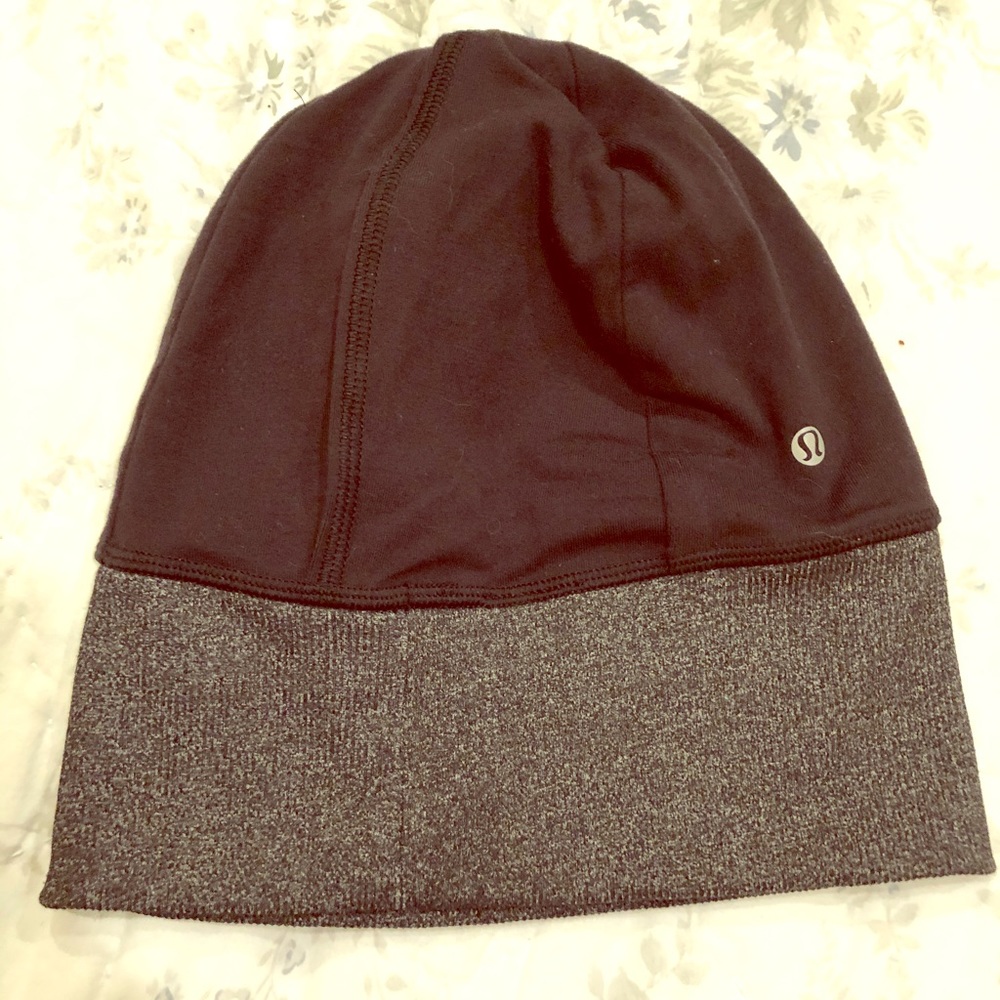 Lululemon Black and Gray Beanie